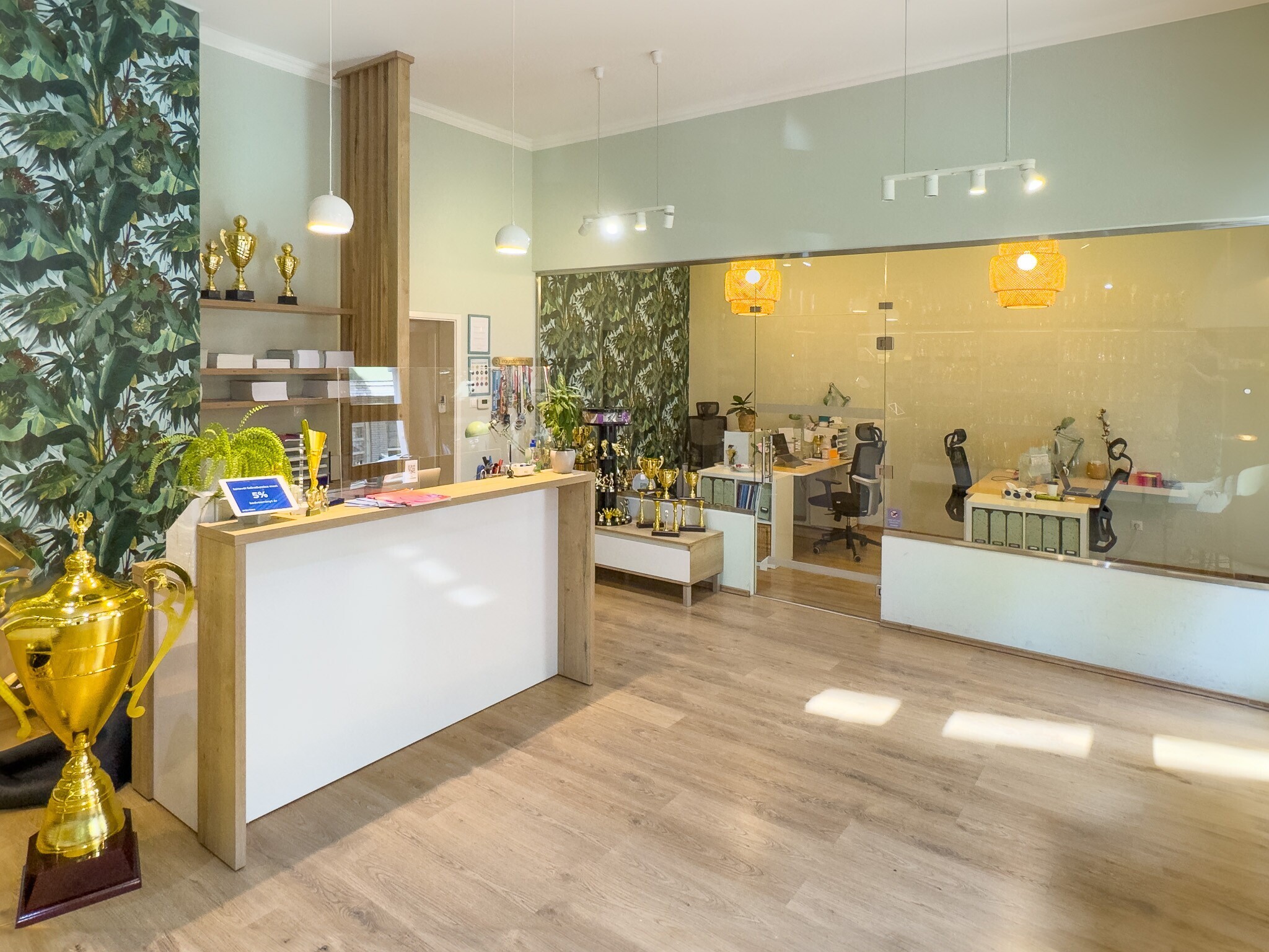 Noa trophy interior 2