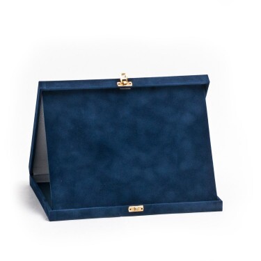 Plüss plakett doboz kék színben 23x19 cm